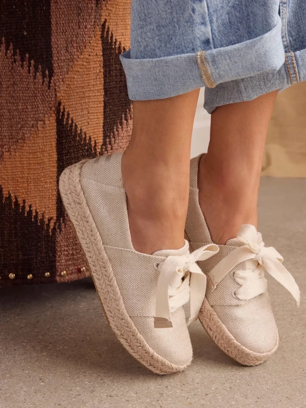 TOMS Carolina Lace-Up Espadrilles in Natural Beige-NWOT